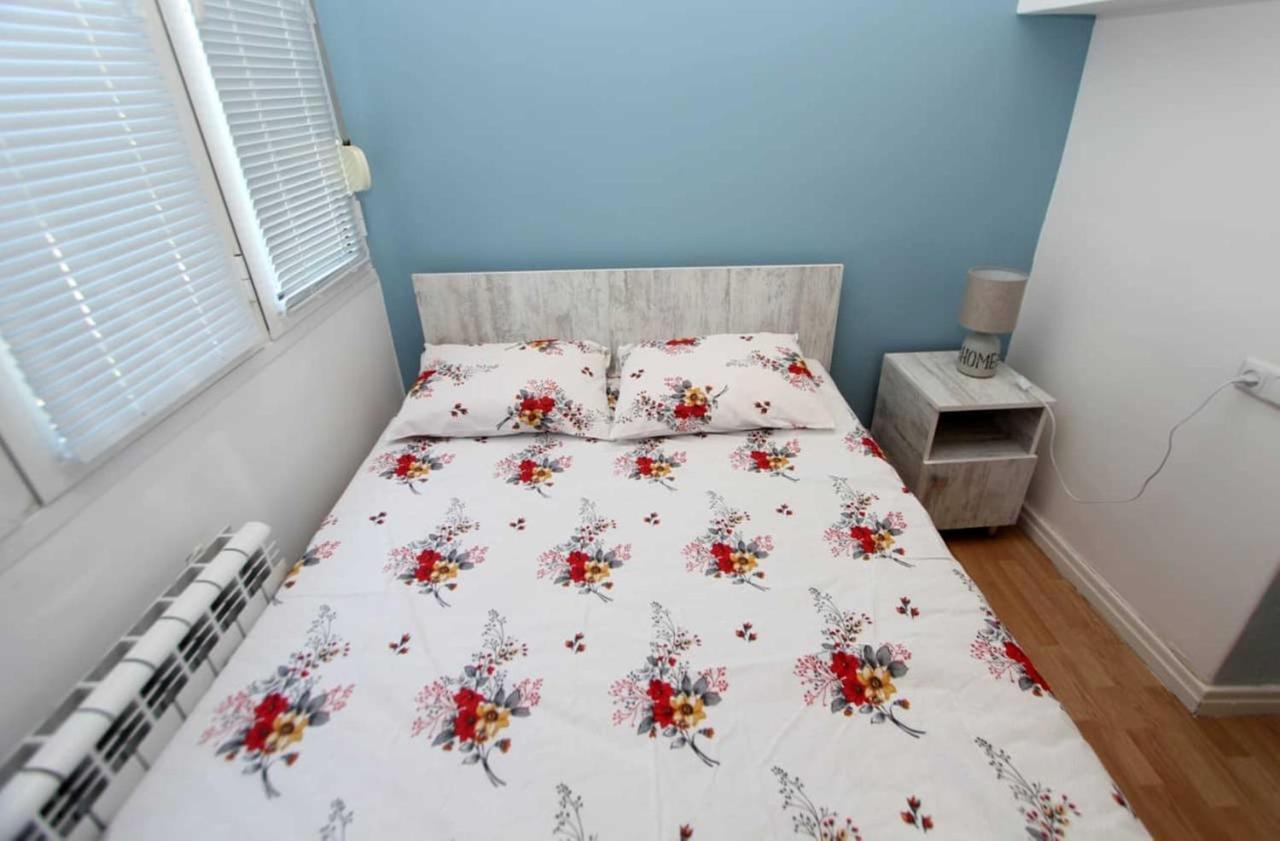 Sunny Apartment In The Center Erevan Esterno foto