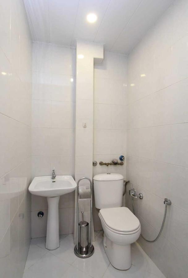 Sunny Apartment In The Center Erevan Esterno foto